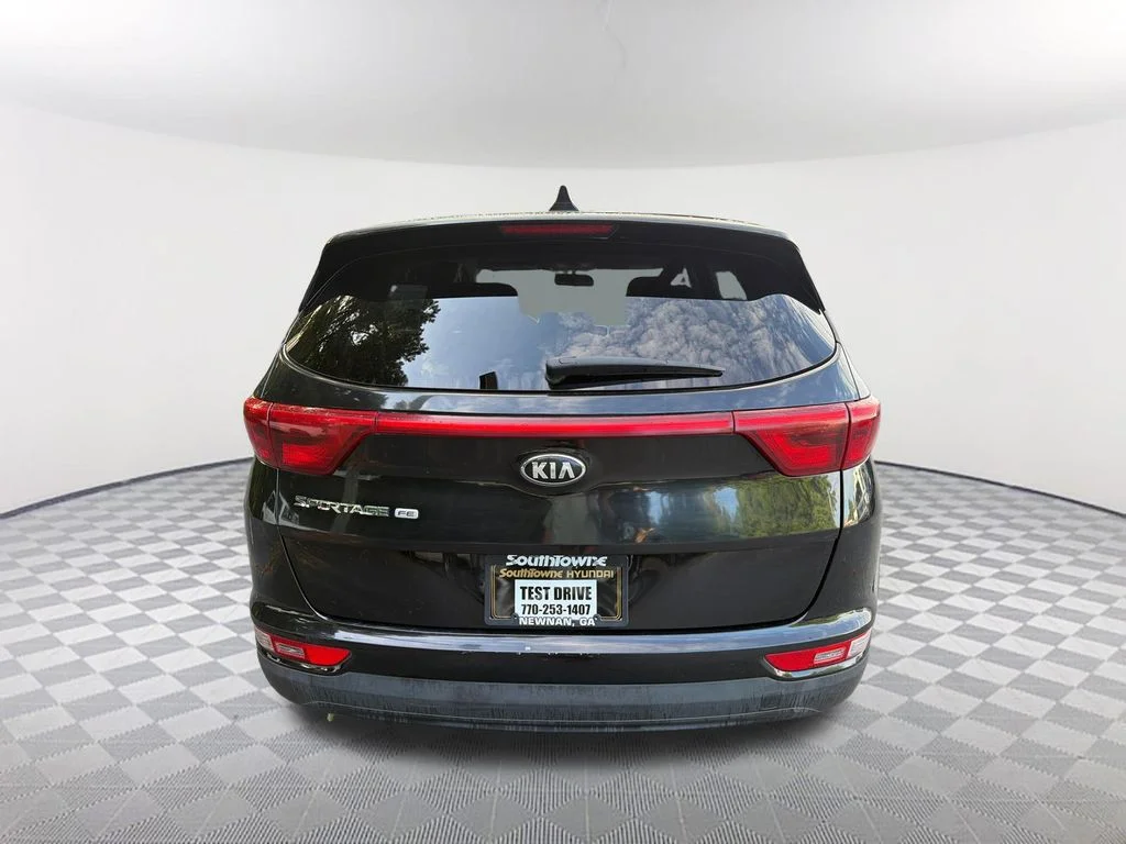 Used 2018 Red Kia LX image 6