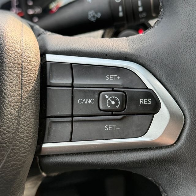 Used 2024 White Jeep Latitude image 18
