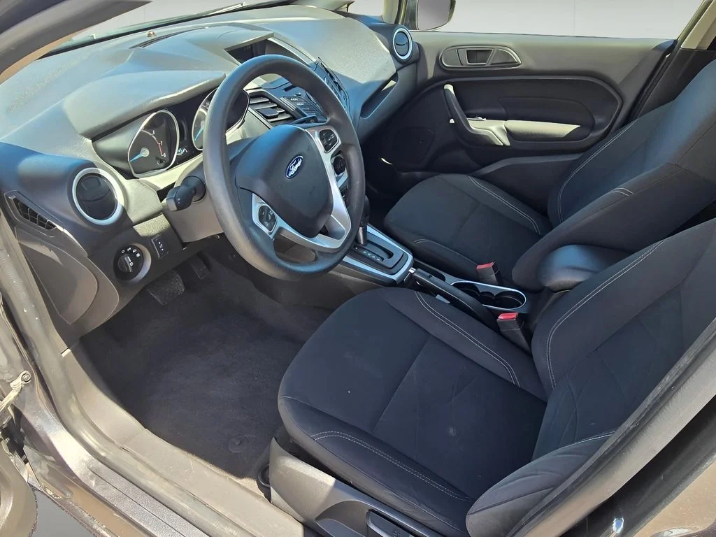 Used 2019 Magnetic Metallic Ford SE image 14