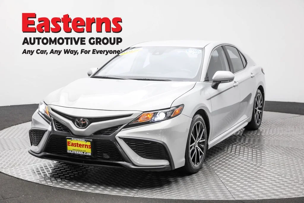Used 2023 Gray Toyota SE image 1