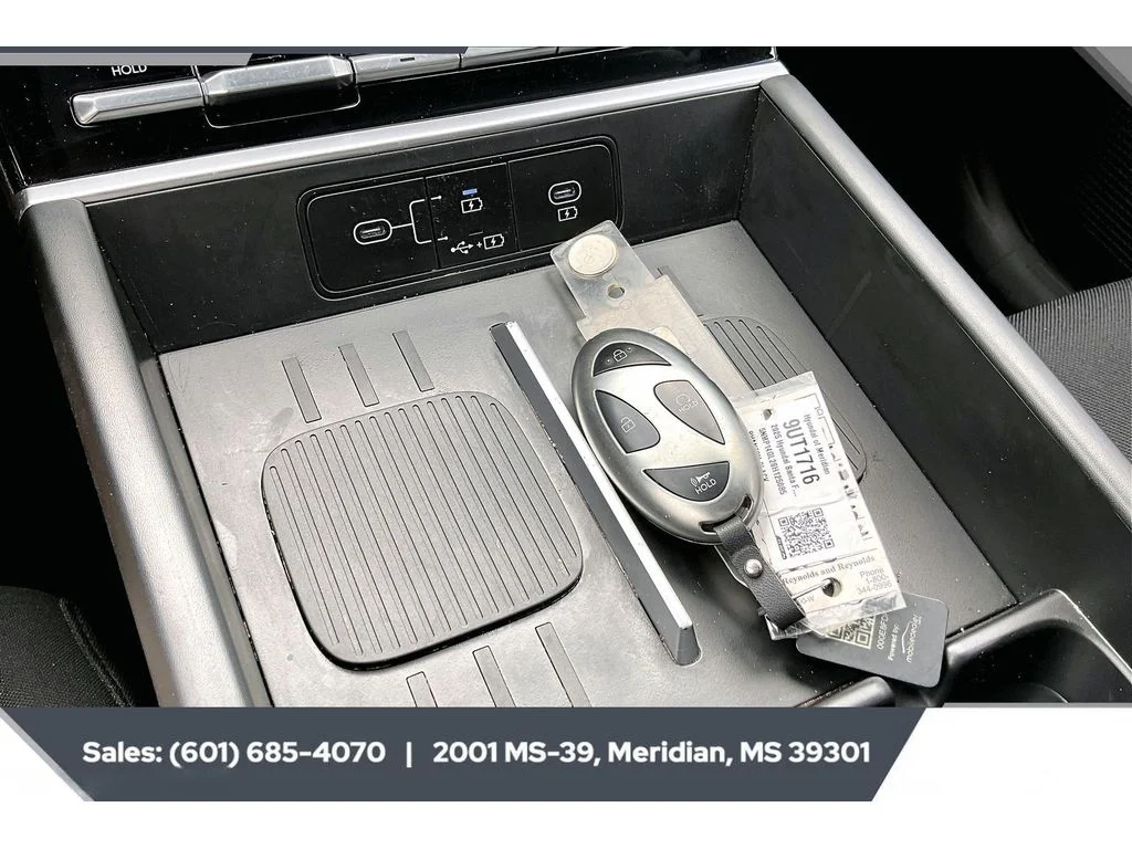 Used 2025 PHANTOM BLACK Hyundai SE image 24