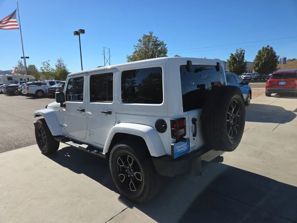 Used 2017 White Jeep Unlimited Sahara image 7