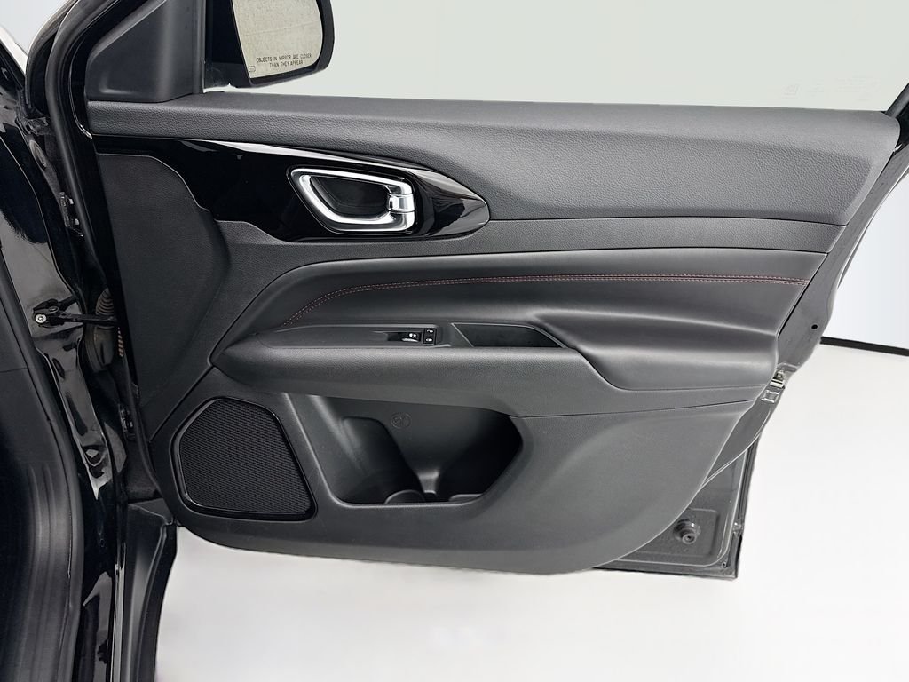 Used 2022 Diamond Black Jeep Trailhawk image 24
