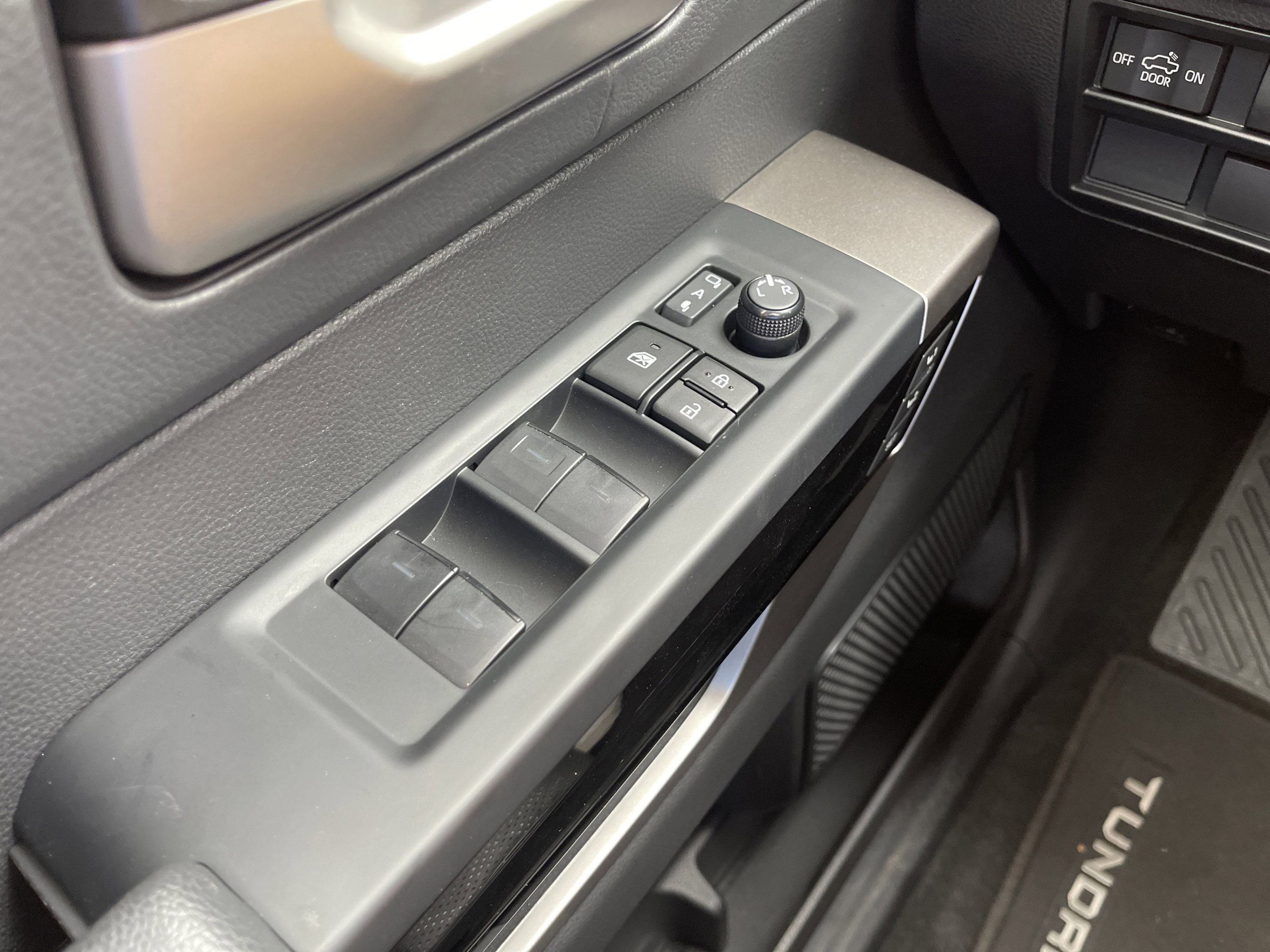 2024 Toyota Tundra Limited - Photo 19