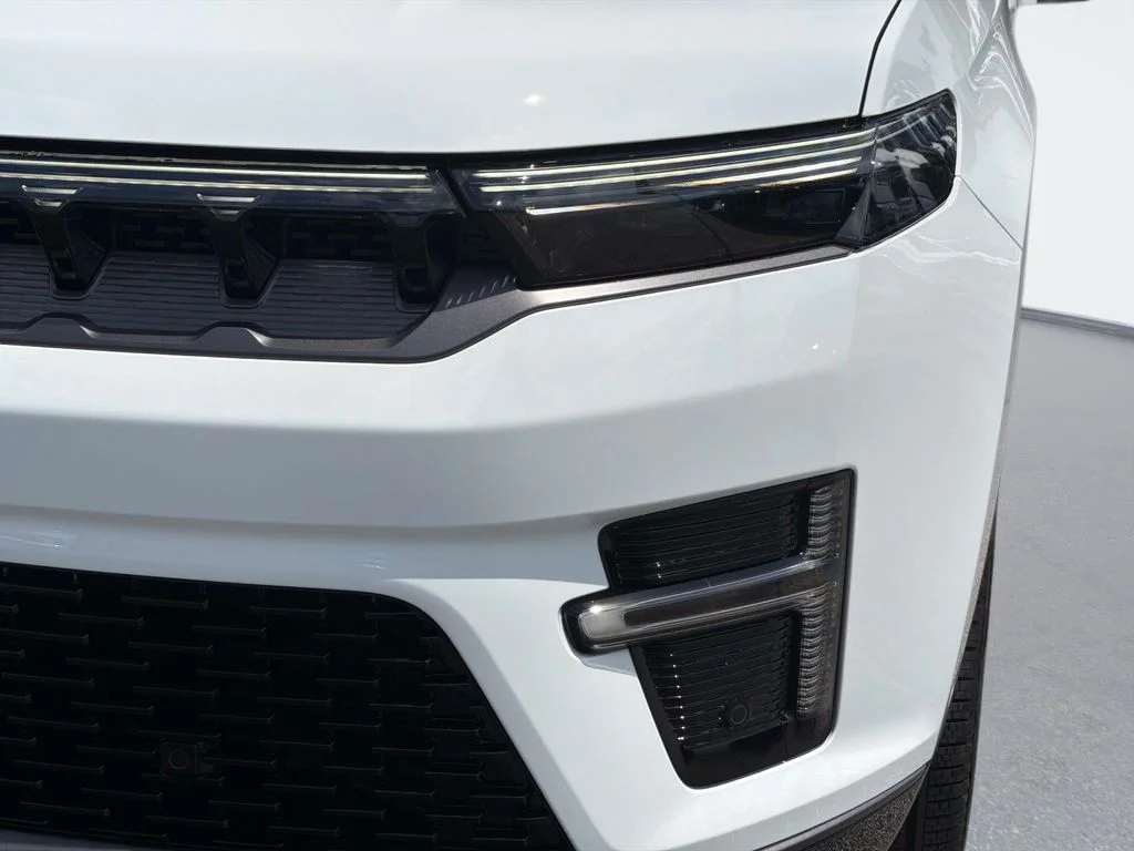 New 2026 Bright White Clearcoat Jeep Limited Reserve image 9