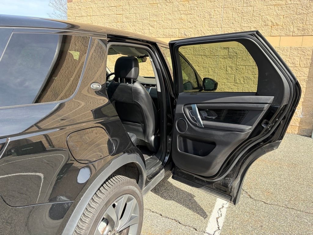 Used 2021 Black Land Rover SE image 19