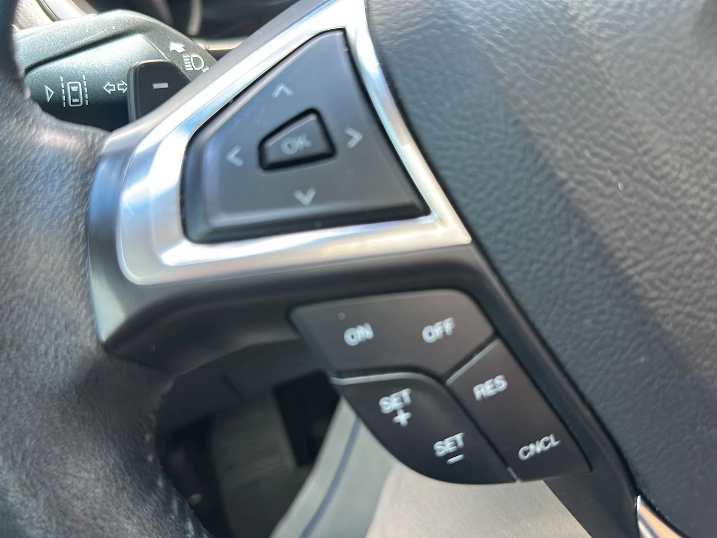 Used 2019 Blue Metallic Ford SEL image 16