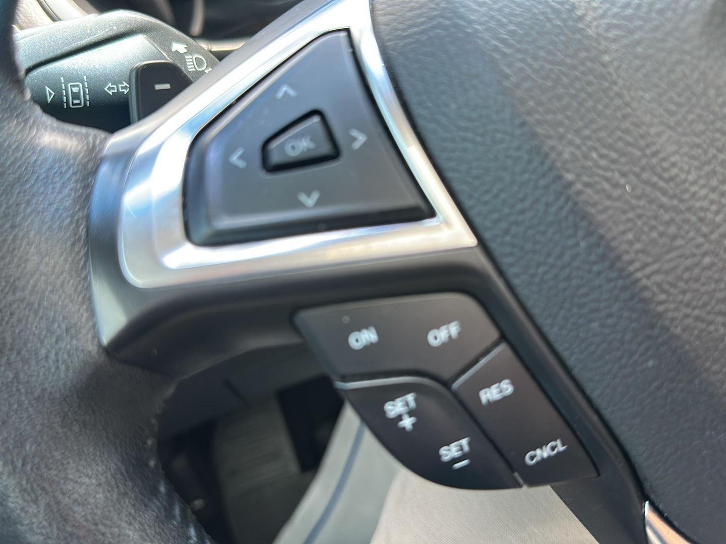 Used 2019 Blue Metallic Ford SEL image 16