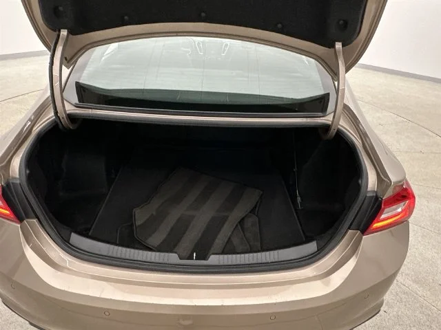 Used 2018 Beige Chevrolet Premier image 39