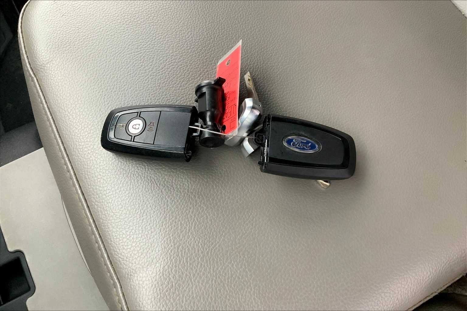 Used 2018 Oxford White Ford LARIAT image 12