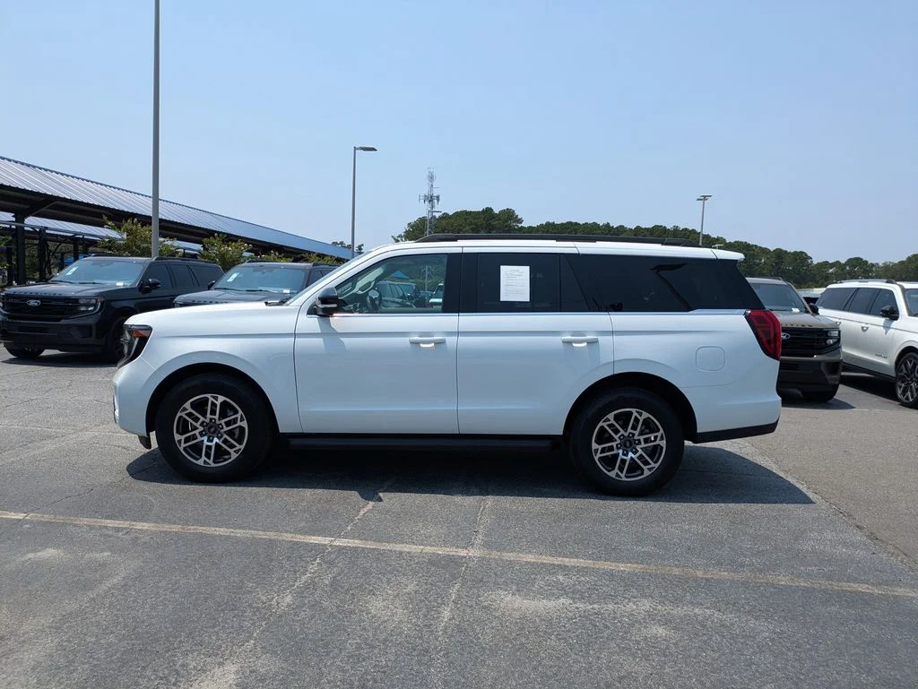 New 2026 Oxford White Ford Active image 7