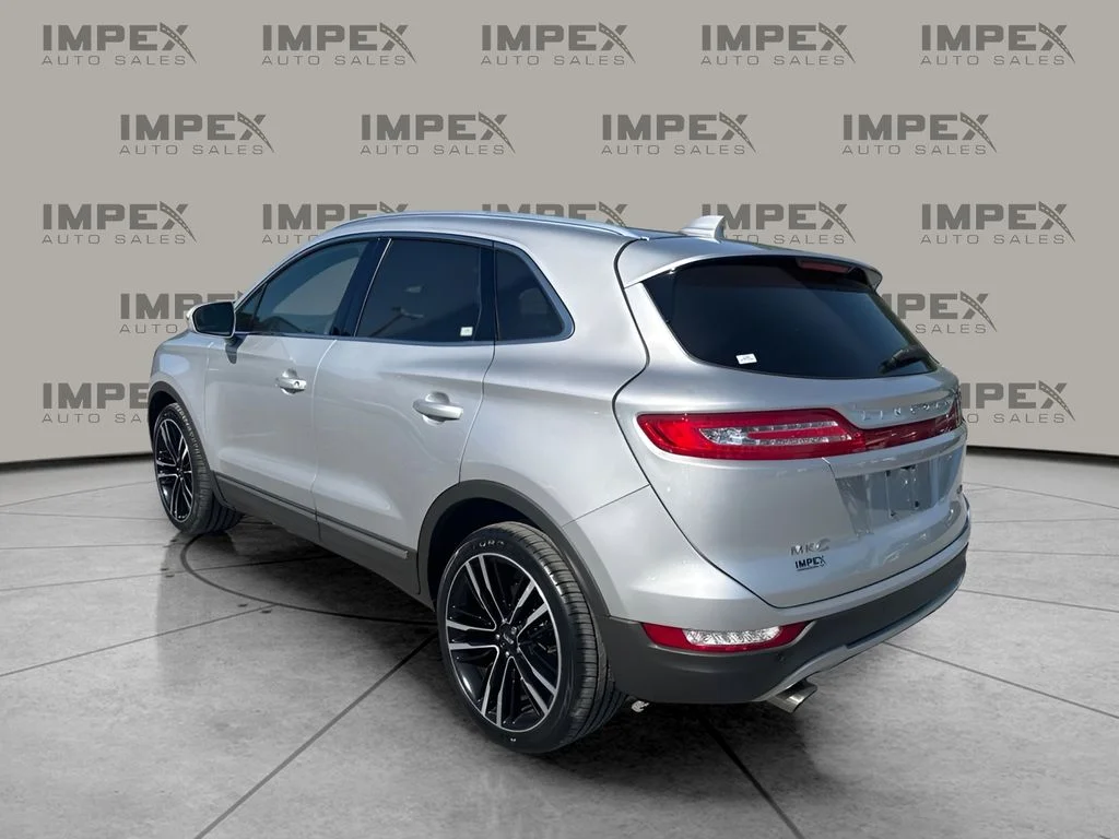 Used 2018 Silver Lincoln Reserve image 3