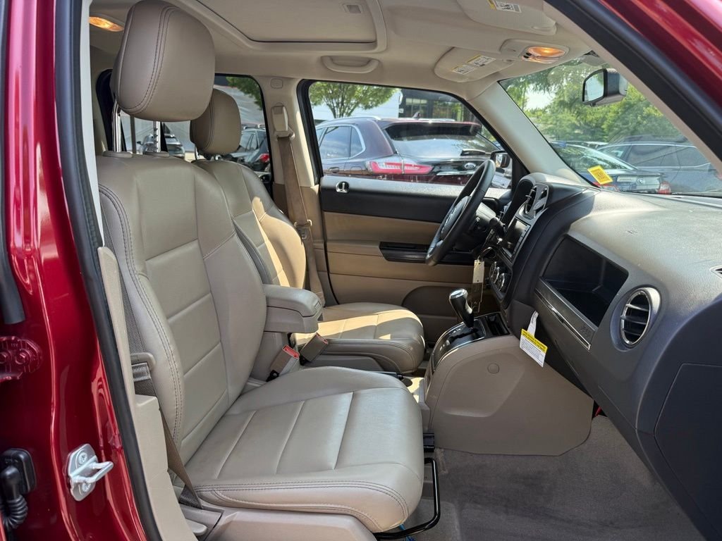 Used 2016 Red Jeep High Altitude image 29
