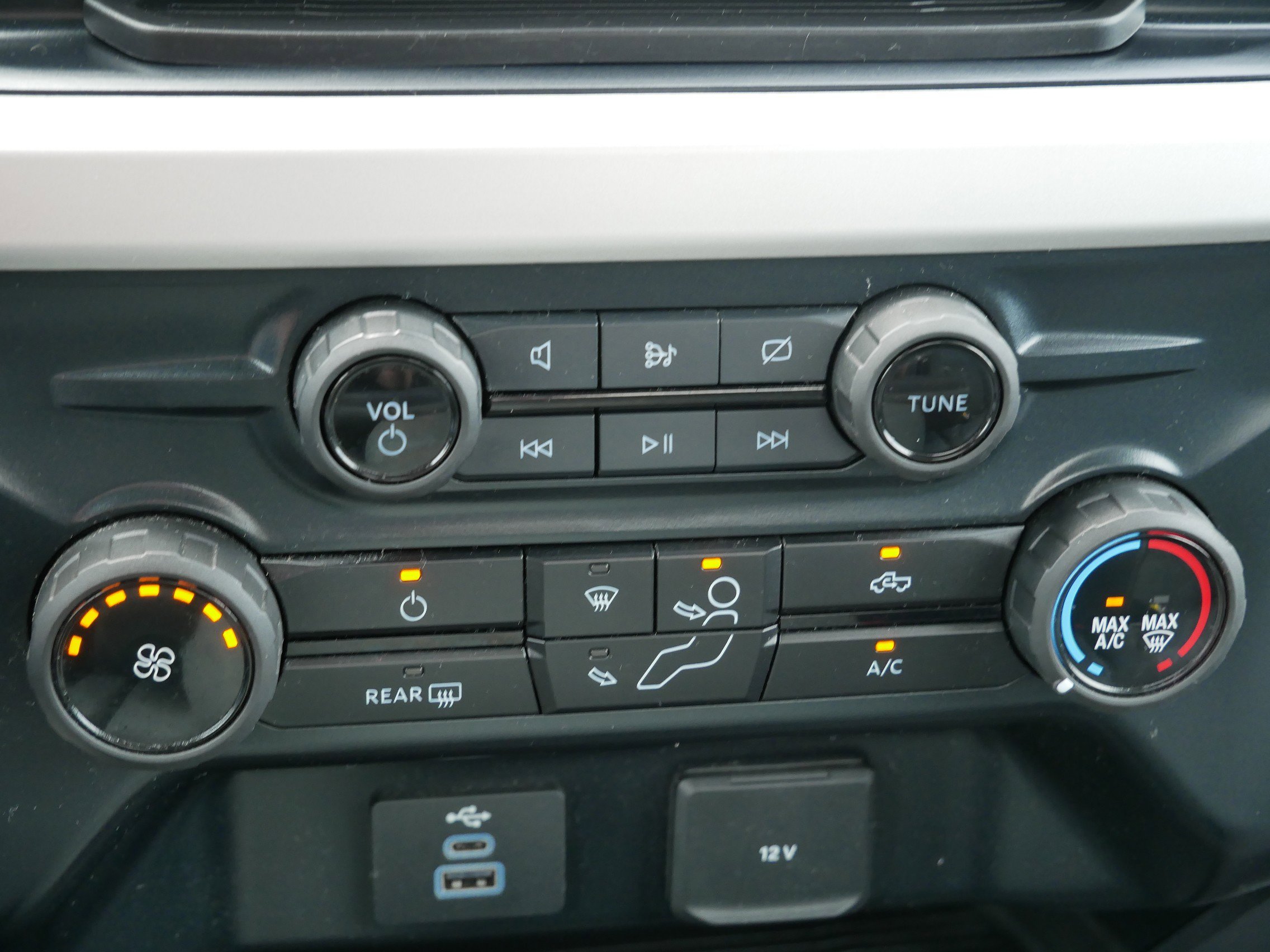 Used 2023 Blue Ford XLT image 21
