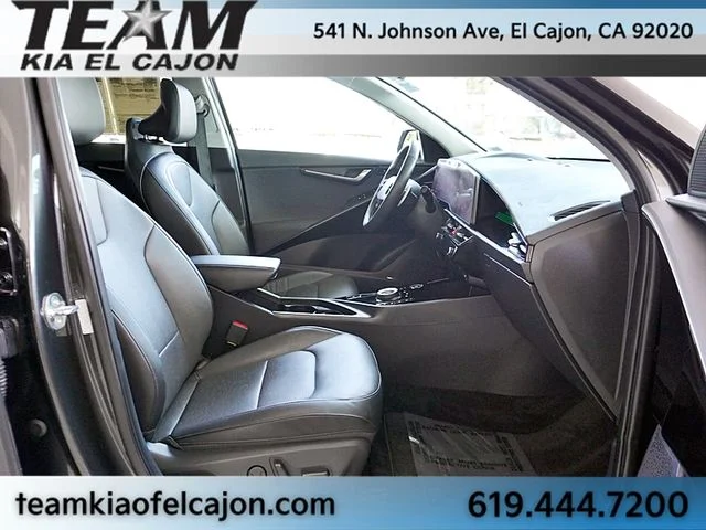 Used 2023 Gray Kia Wave image 11