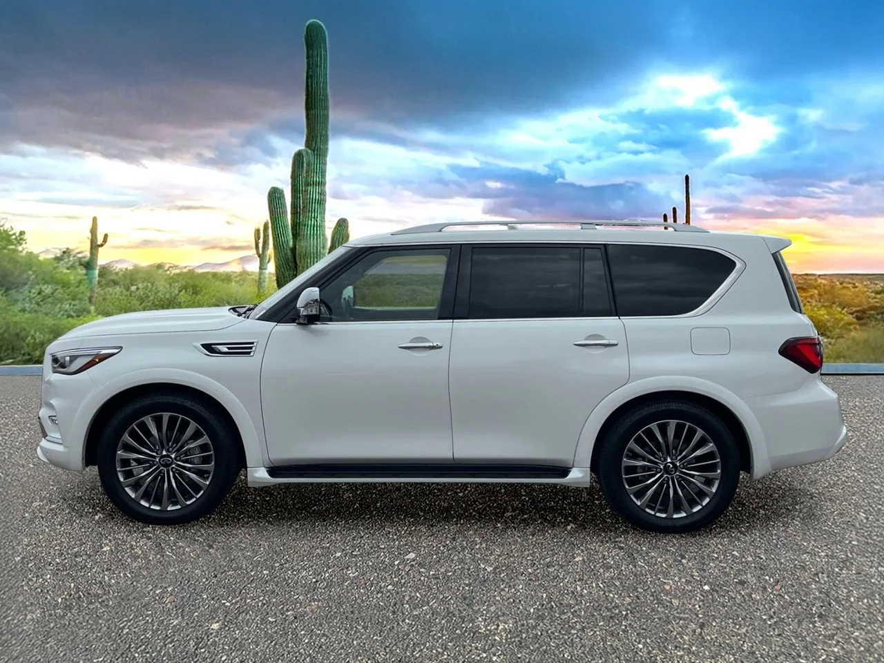 Certified Used 2021 Moonstone White INFINITI Sensory image 3