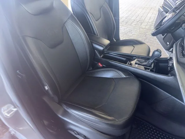 Used 2022 Silver Jeep High Altitude image 31