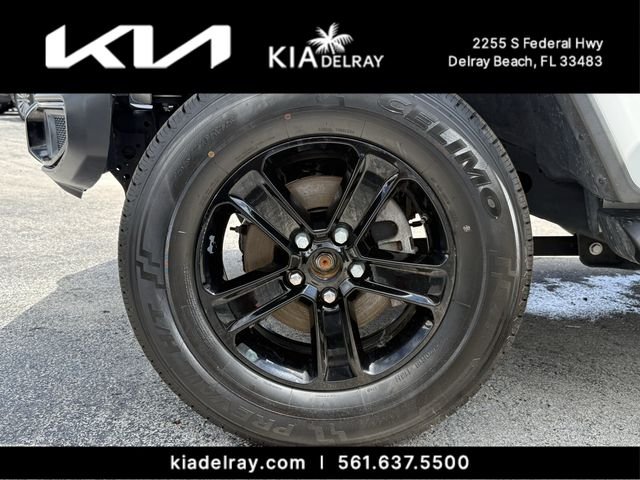 Used 2021 White Jeep Unlimited Sahara Altitude image 35
