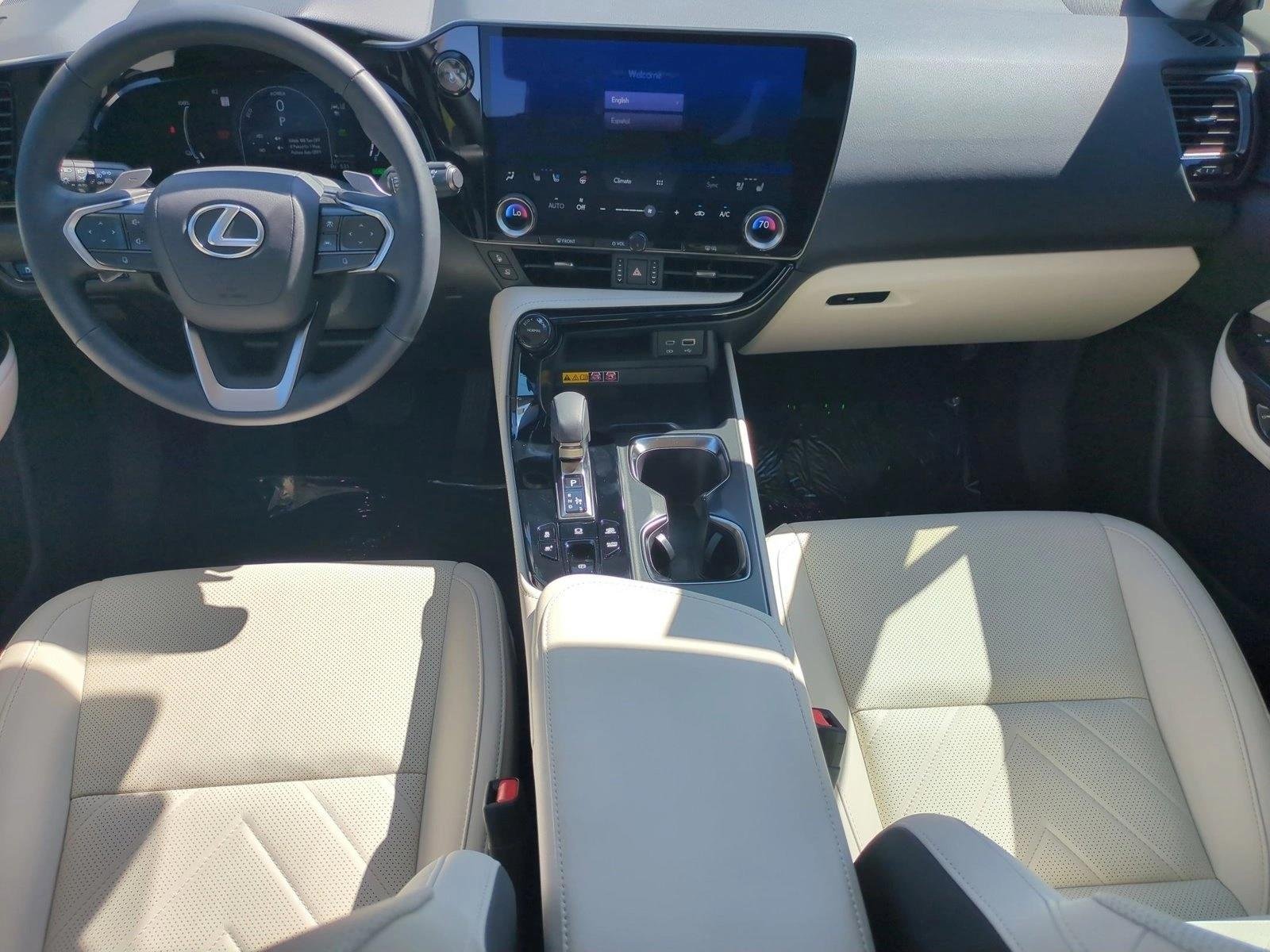 2025 Lexus NX - Photo 14