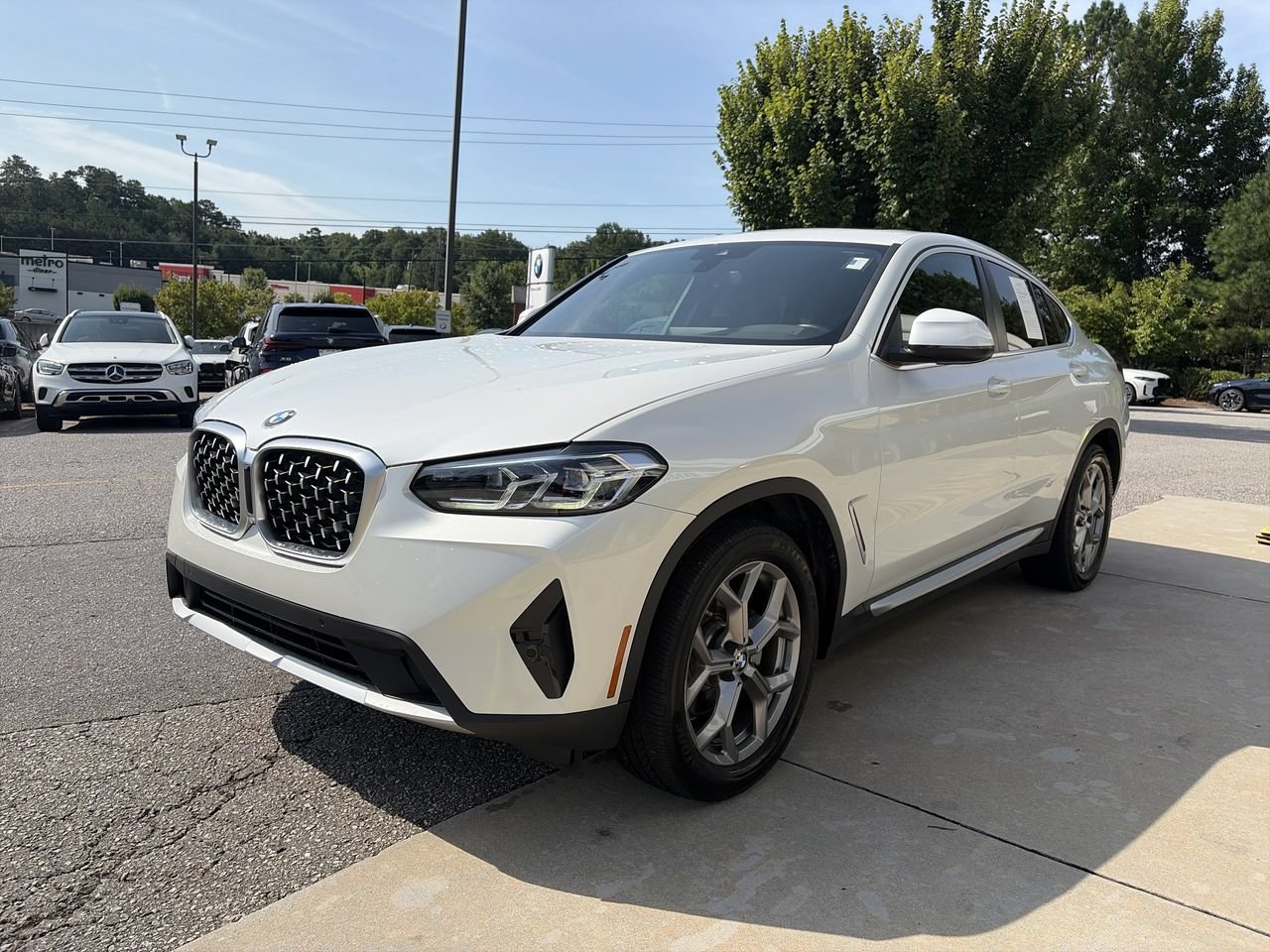 Certified Used 2025 Alpine White BMW xDrive30i image 4