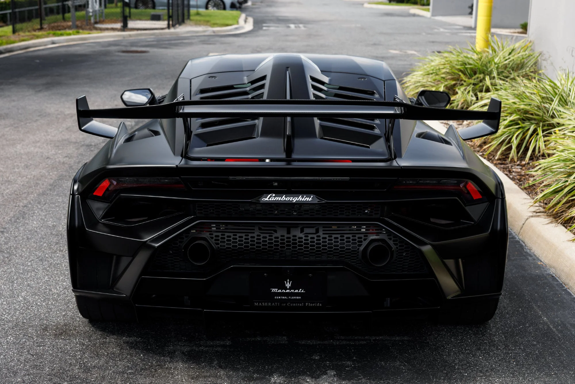 Used 2021  Lamborghini Base image 4