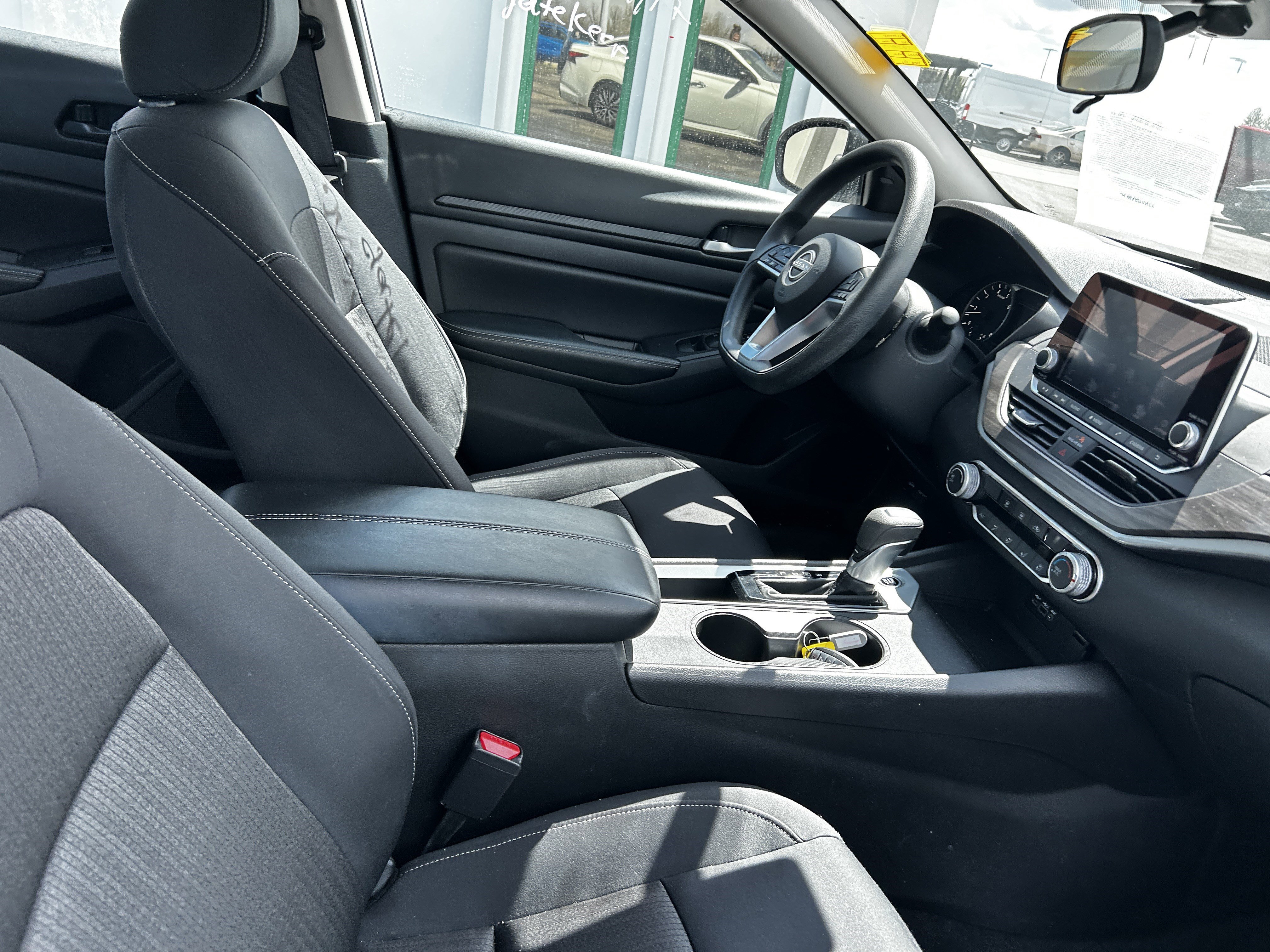 2025 Nissan Altima SV - Photo 13