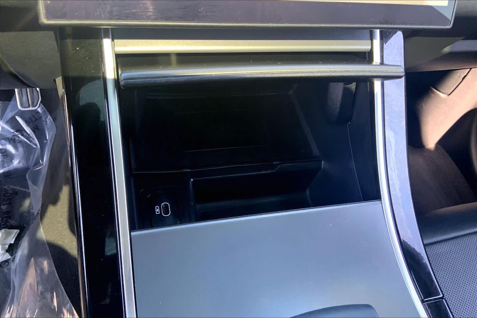Used 2025 Ostuni Pearl White Land Rover Dynamic SE image 35
