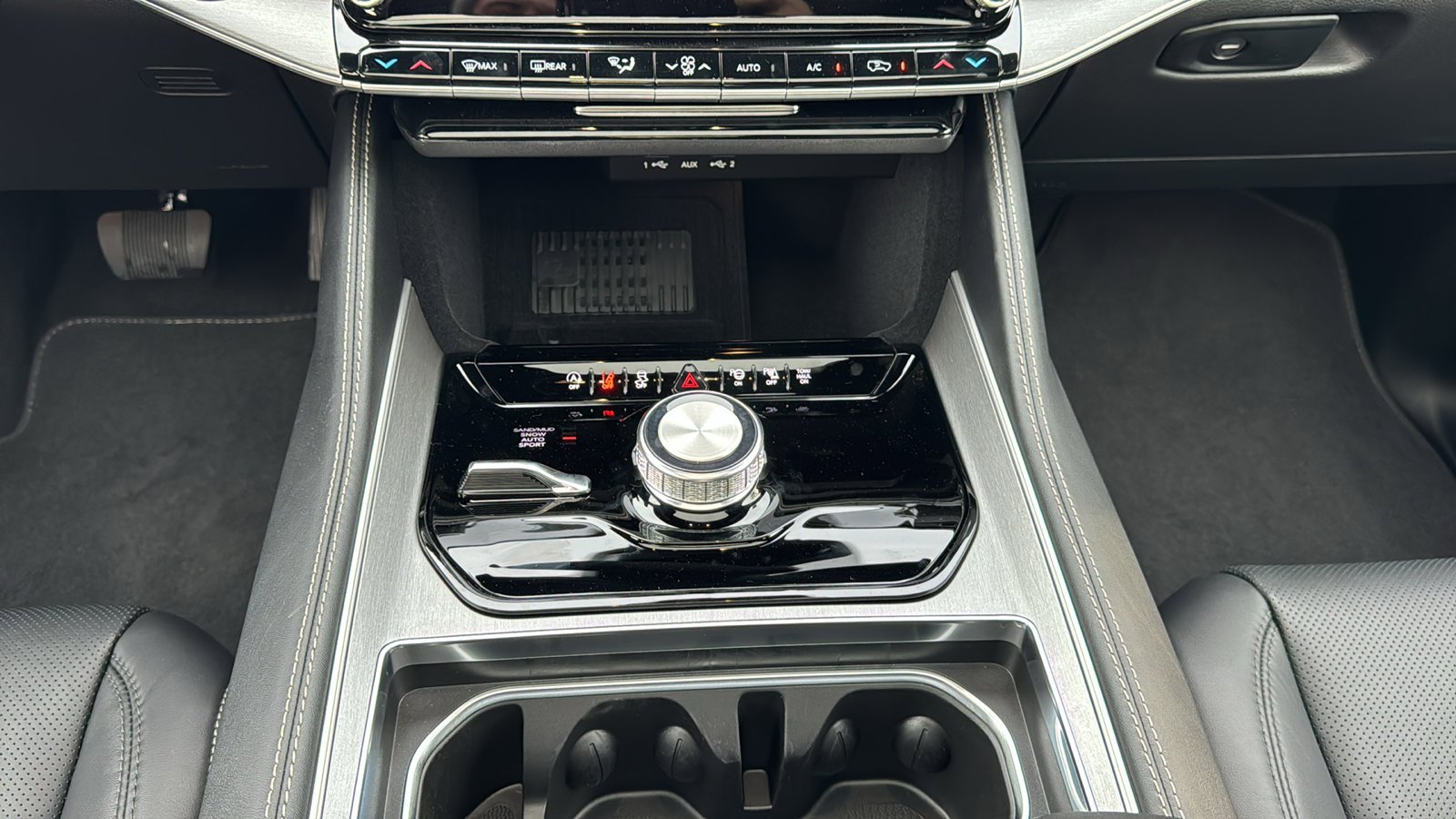 New 2026 Silver-Zynith Exterior Paint Jeep BASE image 23