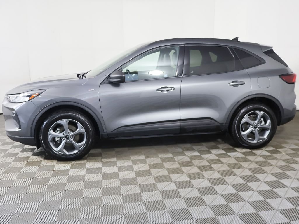 Used 2025 Gray Ford ST-Line image 14