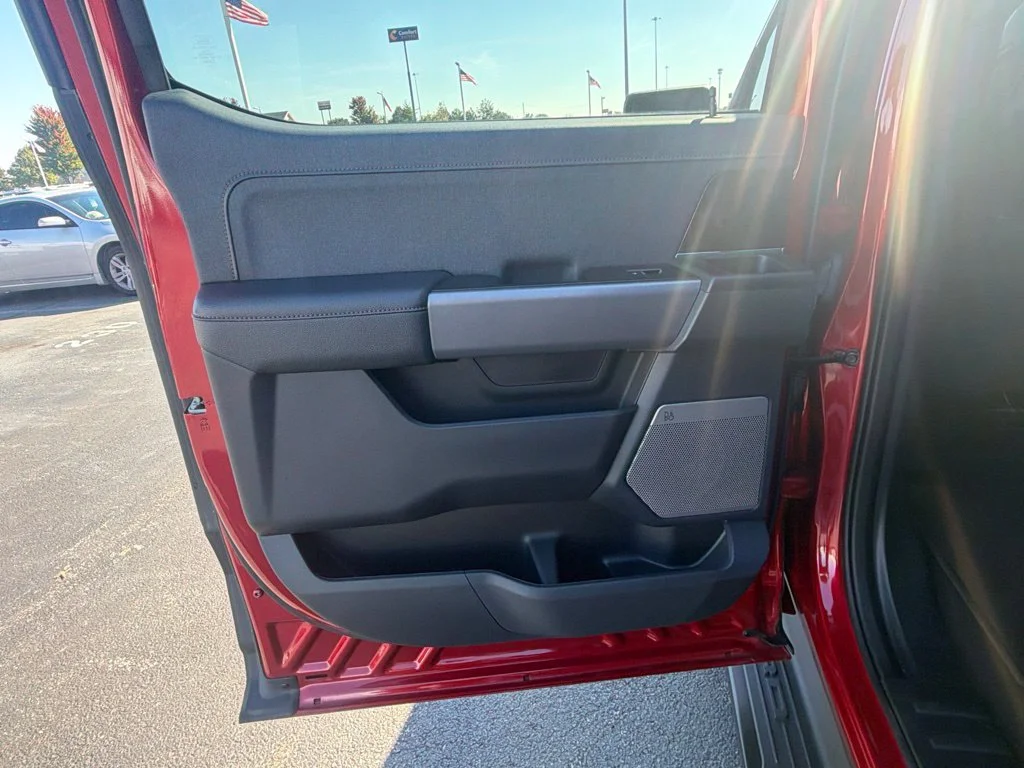 Used 2023 Red Metallic Ford Lariat image 27