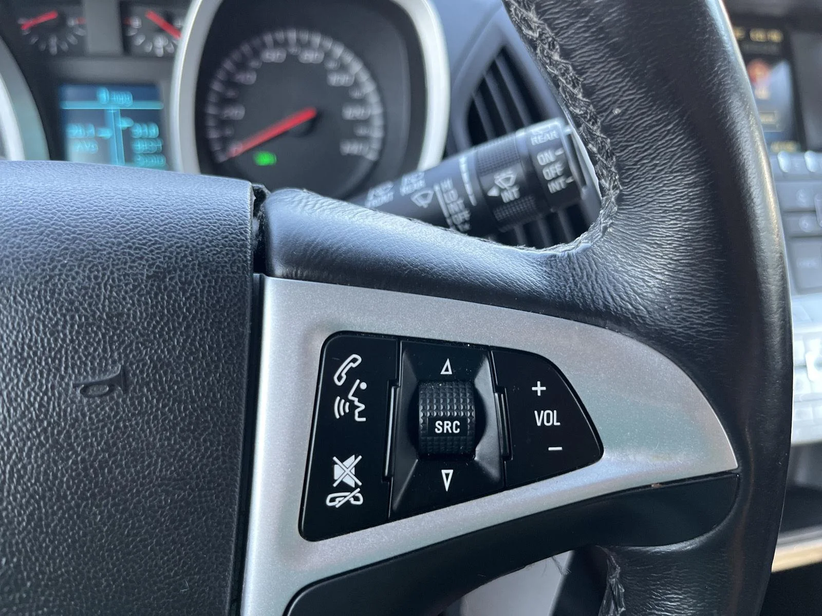 Used 2016 Silver Ice Metallic Chevrolet LT image 19