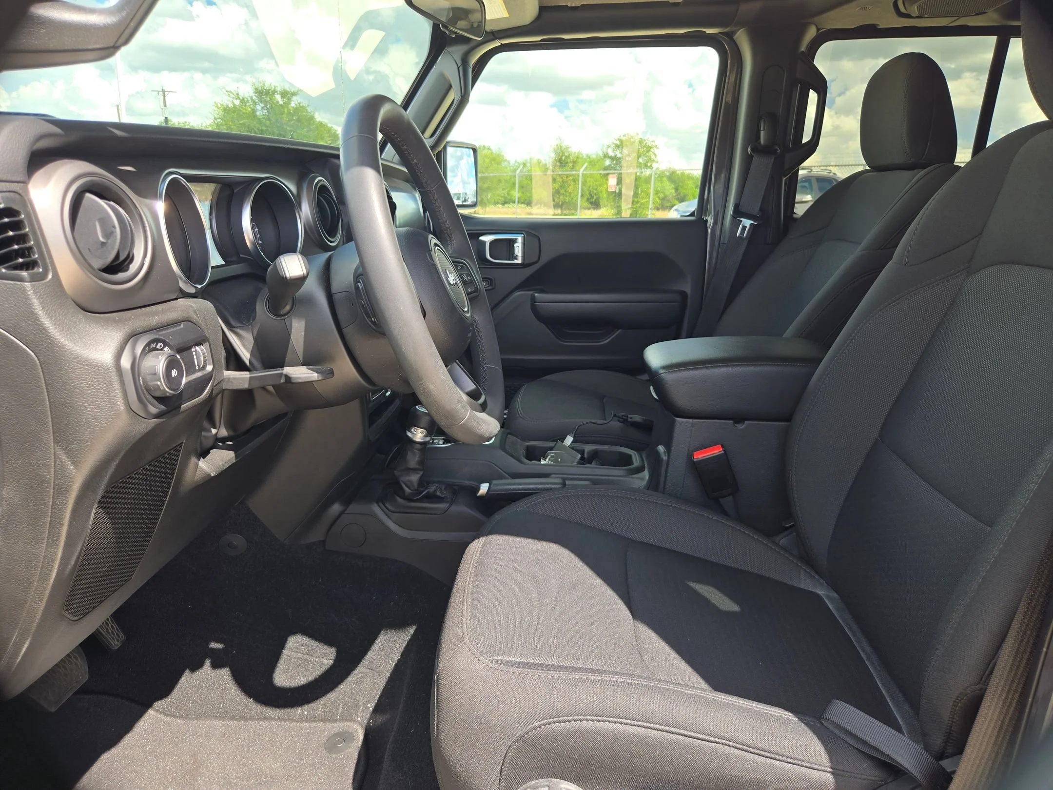 Used 2023 Gray Jeep Sport S image 9