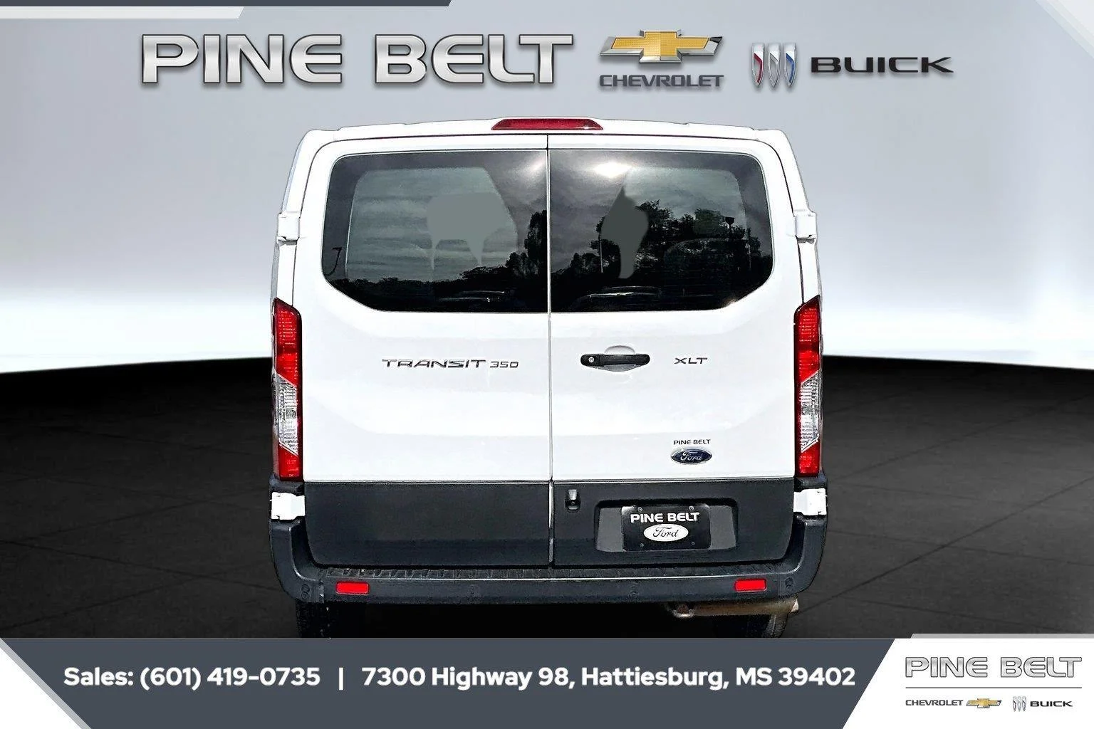 Used 2023 Oxford White Ford 350 XLT image 4