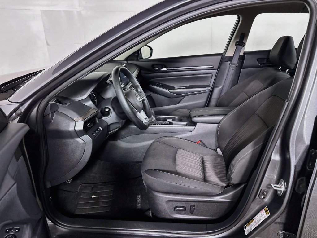 Used 2025 Gun Metallic Nissan 2.5 SV image 11