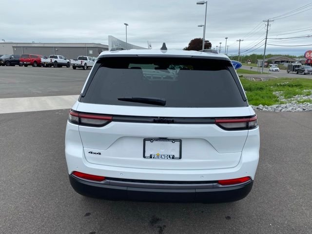 New 2026 White Jeep Altitude image 5