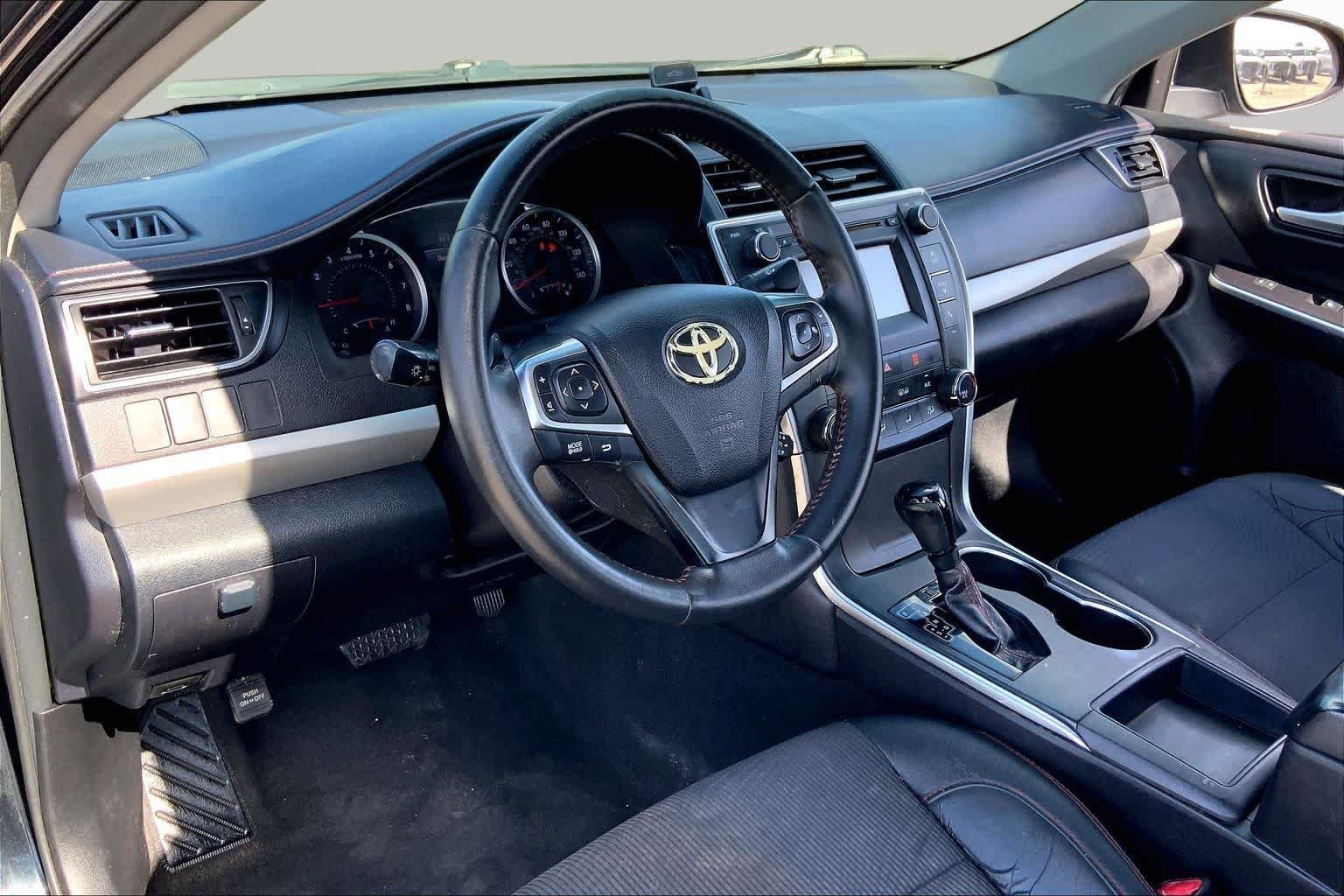 New 2017 Midnight Black Metallic Toyota SE image 17