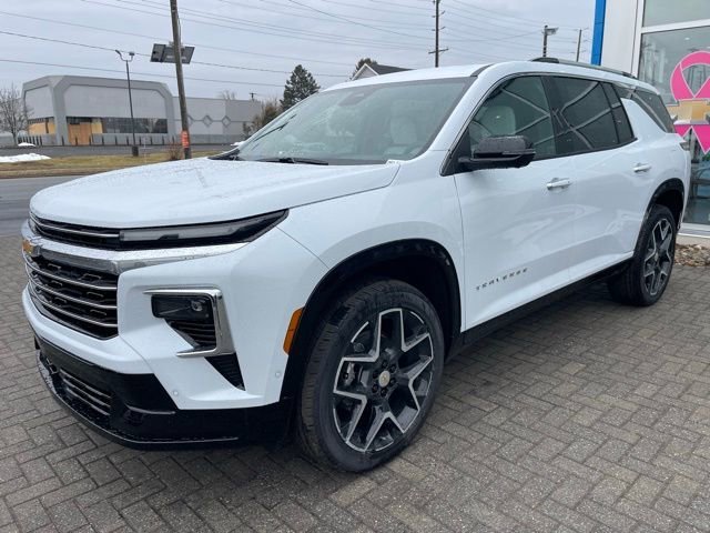 New 2026 Polar White Tricoat Chevrolet High Country image 3