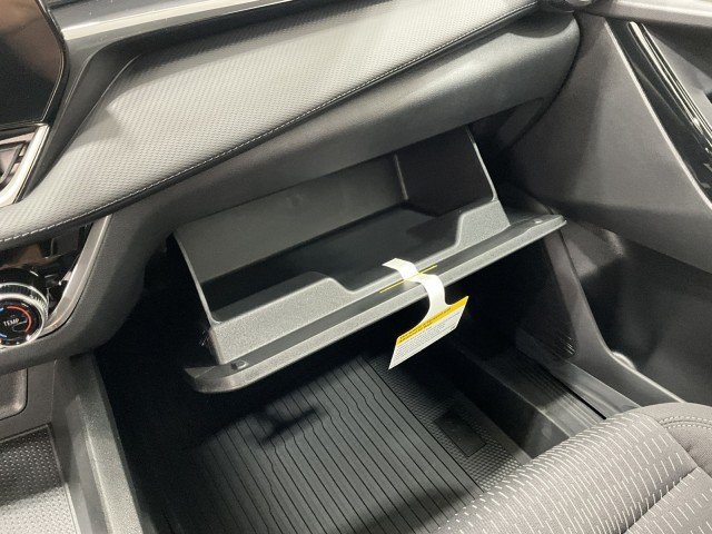 New 2027 Summit White Chevrolet LT image 34