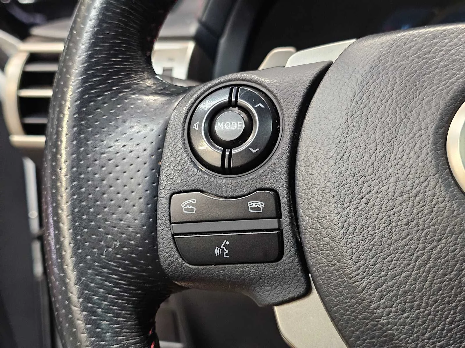 Used 2015 Ultra White Lexus 350 image 12