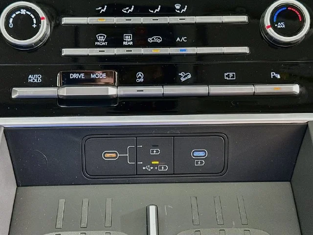 New 2027 Black Hyundai SE image 17