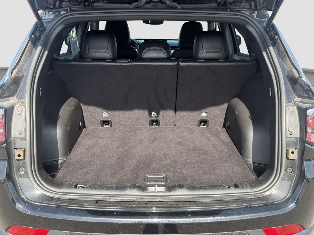 Used 2024 Black Jeep Latitude image 11