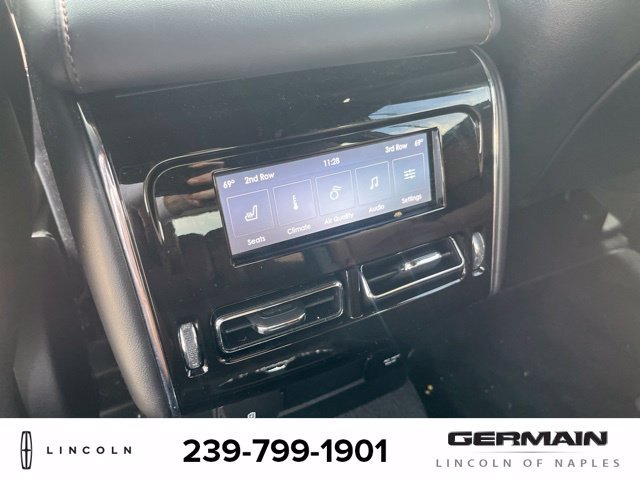 Used 2021 White Lincoln Grand Touring image 16