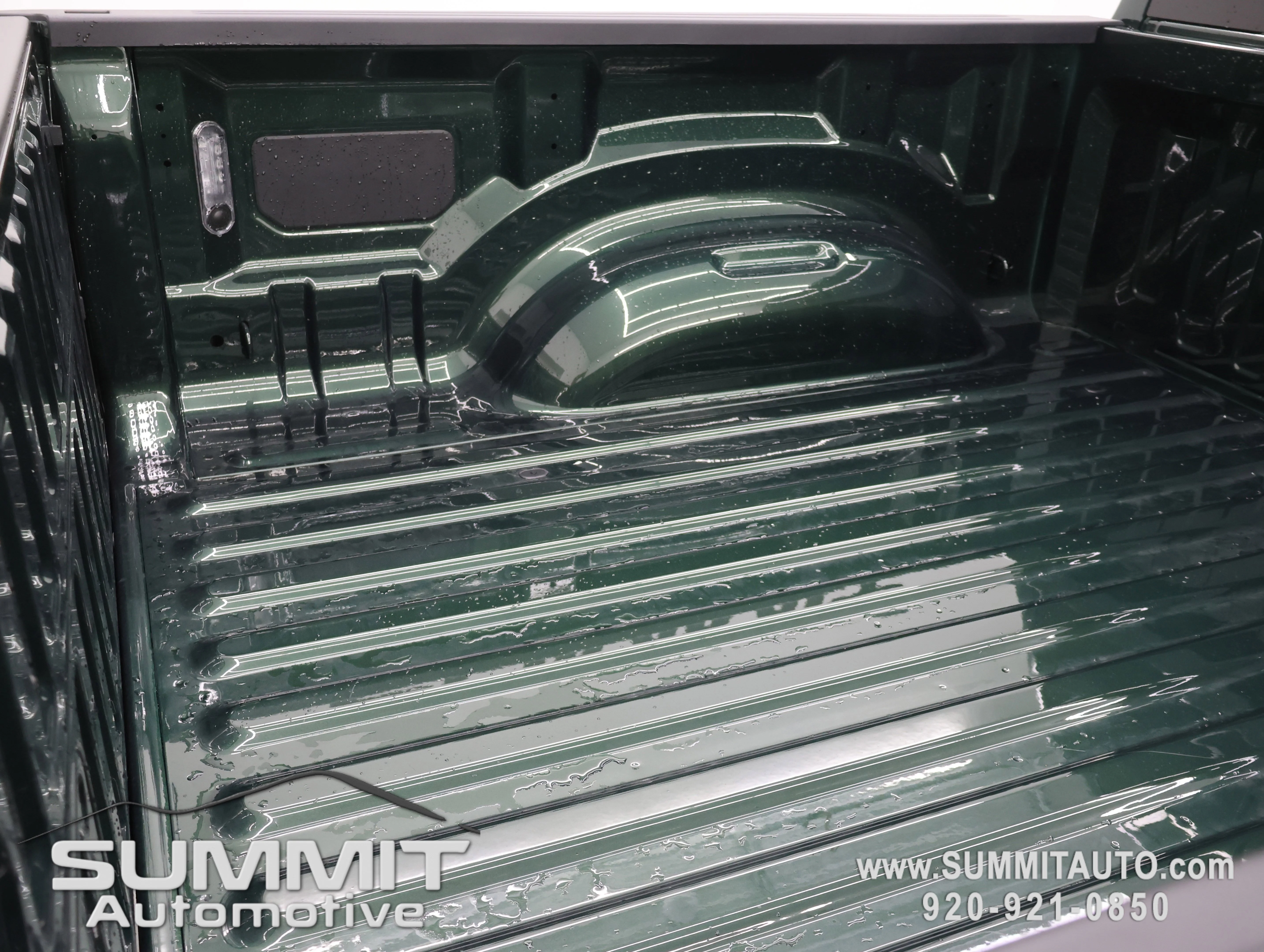 New 2026 Serrano-Green Metallic Exterior Paint RAM Laramie image 5