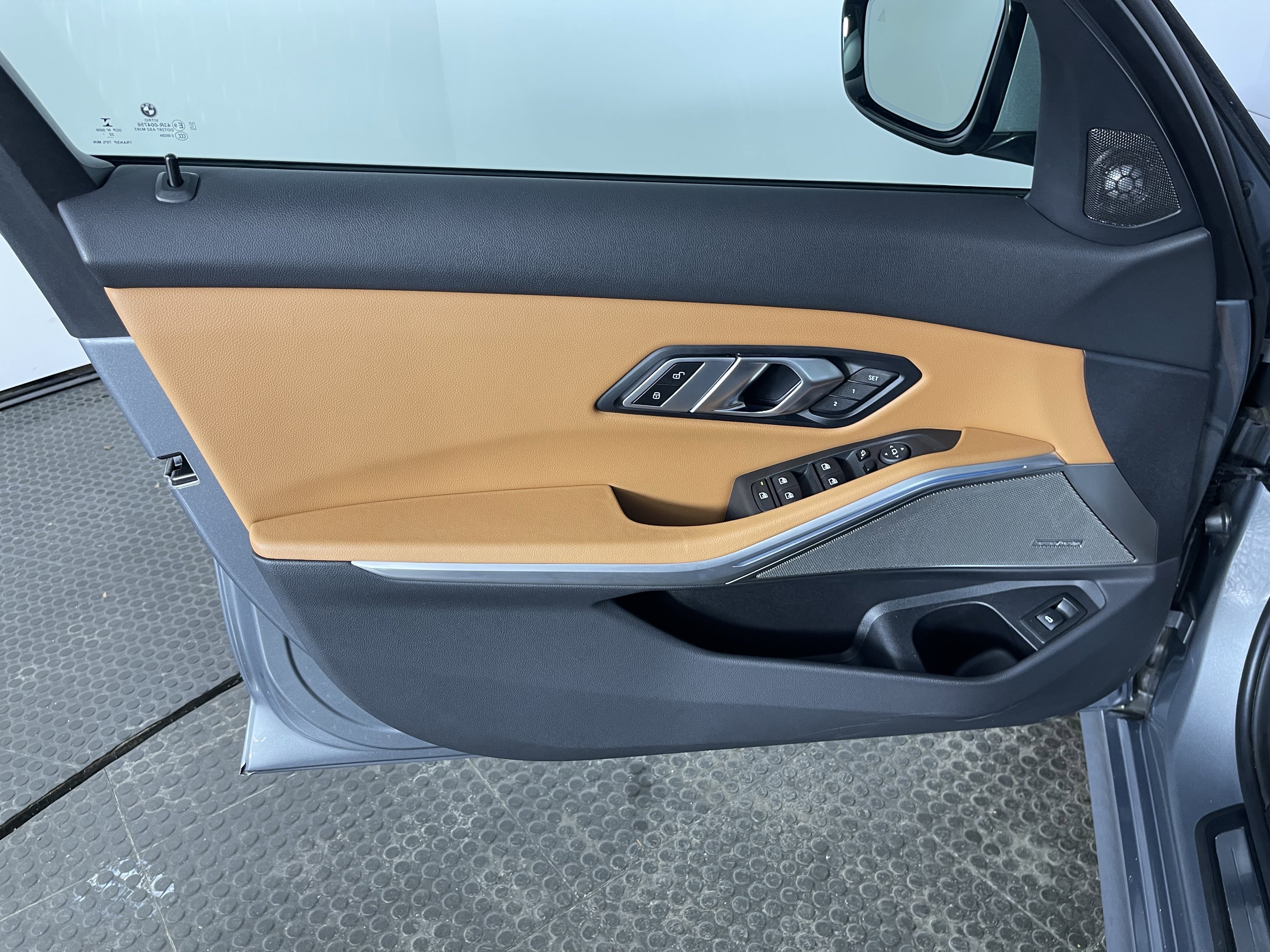 Used 2023 SKYSCRAPER GREY M BMW 330i xDrive image 10