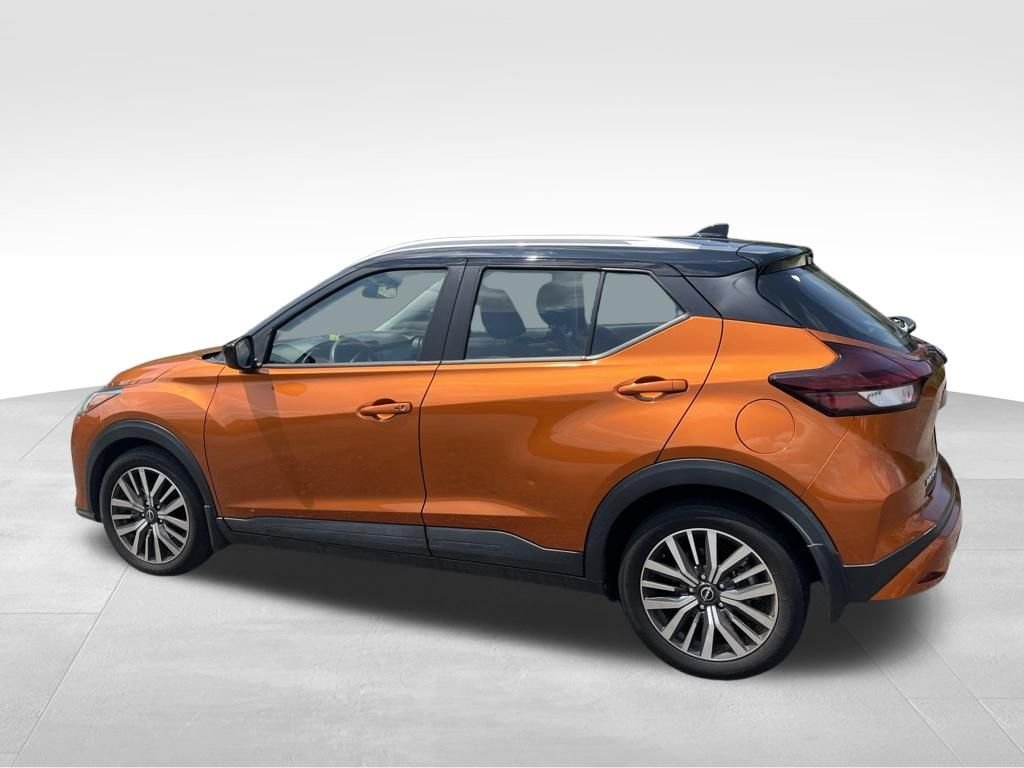 Used 2023 Orange Nissan SV image 10