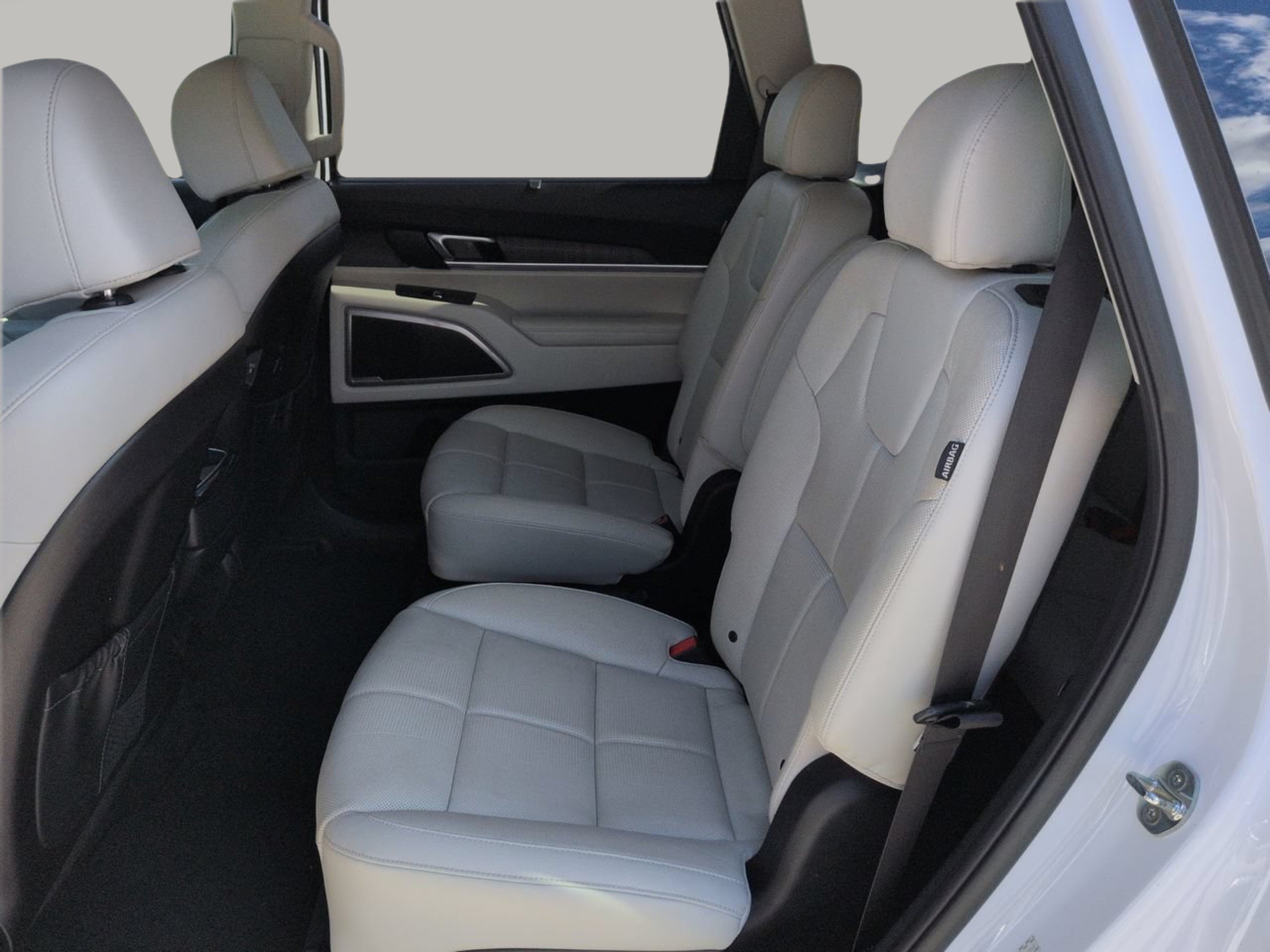 Certified Used 2025 Glacial White Pearl Kia EX image 20