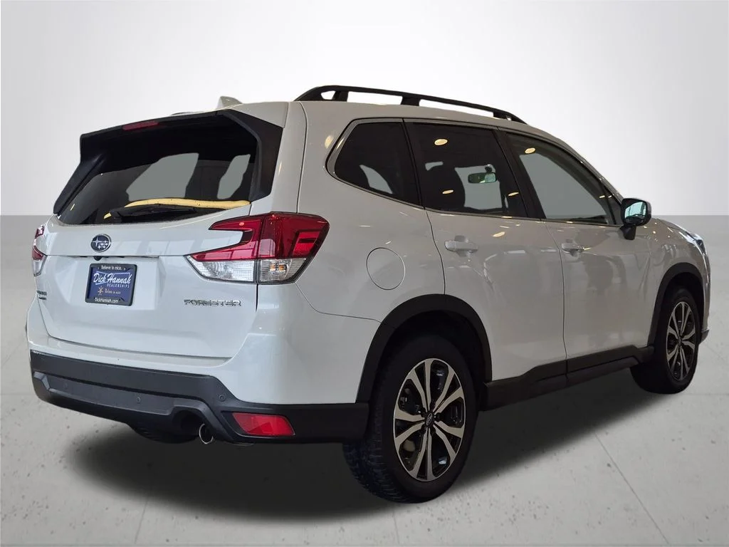 Used 2022 White Subaru Limited image 7