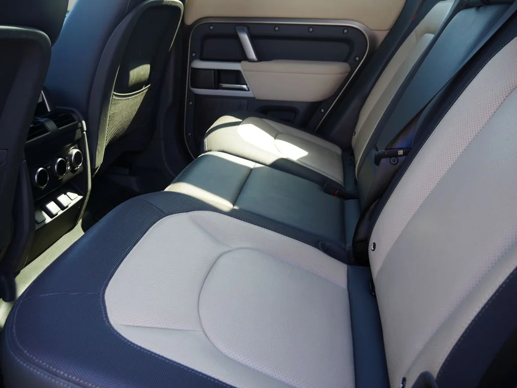 Used 2023  Land Rover X-Dynamic SE image 19