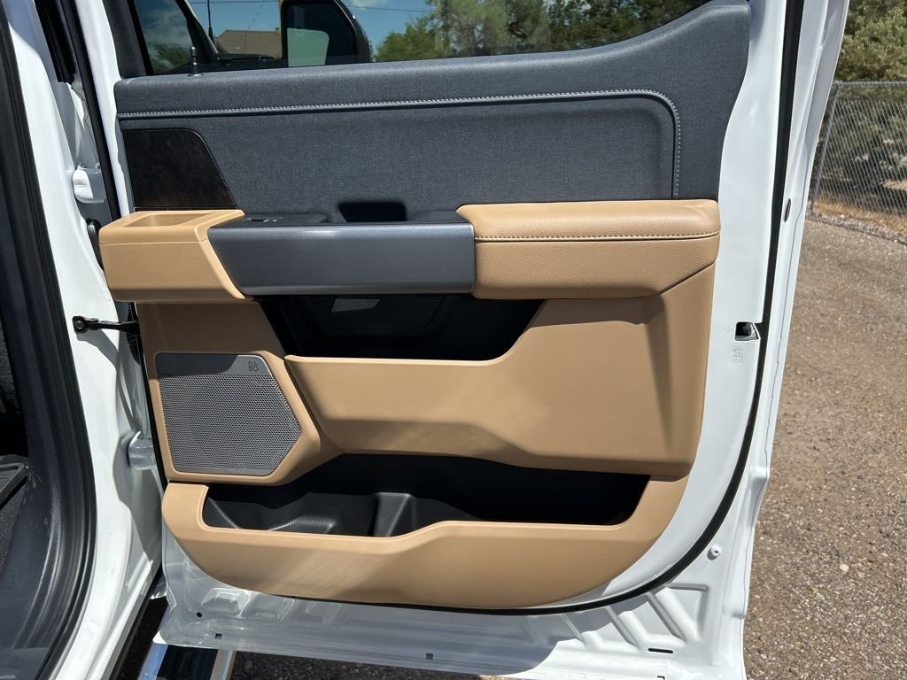 New 2026 Star White Metallic Tri-Coat Ford Lariat image 43