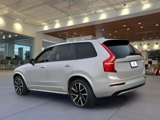Used 2023 Silver Volvo Ultimate image 3
